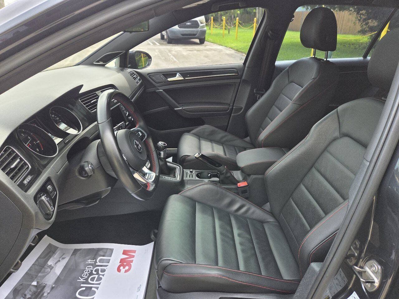 Used 2017 Volkswagen GTI SE FWD image 9