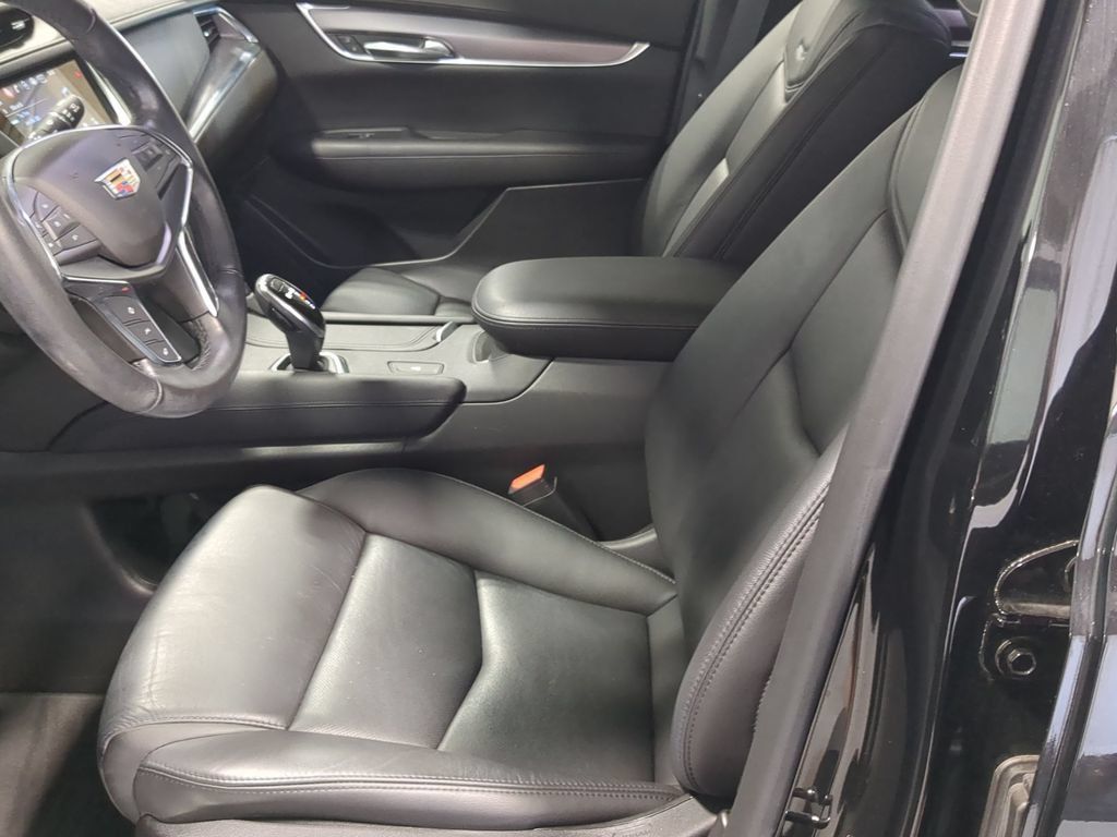 Used 2019 Cadillac XT5 Luxury FWD image 20