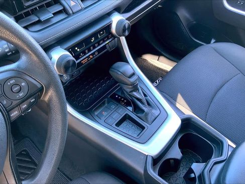 Certified 2021 Toyota RAV4 LE w/ Carpet Mat Package (TMS) image 15