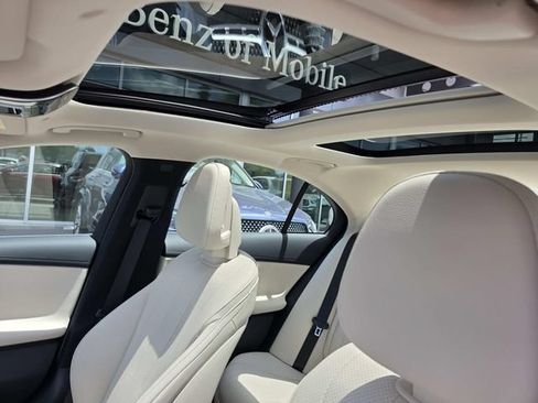 Used 2025 Mercedes-Benz E 450 4MATIC Sedan image 12