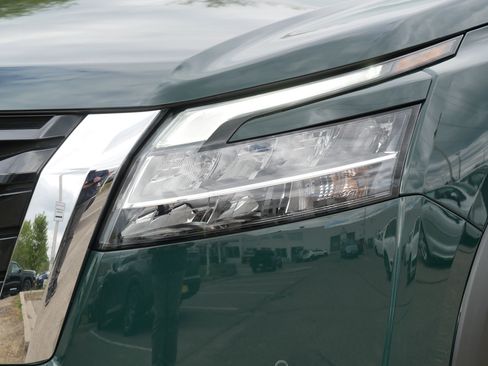 Certified 2023 Nissan Pathfinder SL w/ SL Premium Package AWD/4WD image 16