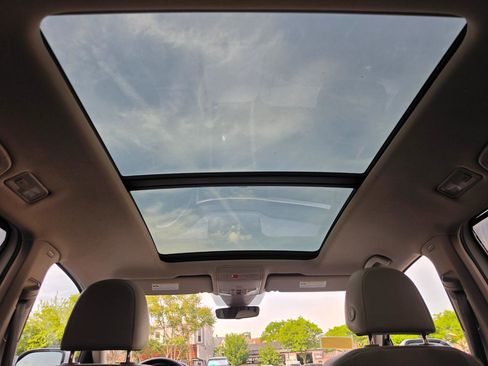 Used 2019 Volkswagen Atlas SE w/ Panoramic Sunroof Package AWD/4WD image 16
