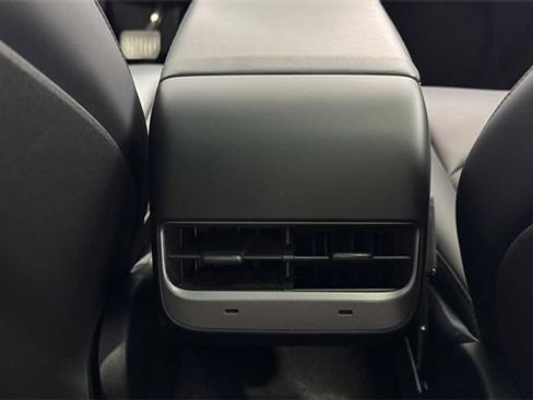 Used 2024 Tesla Model Y Long Range image 16