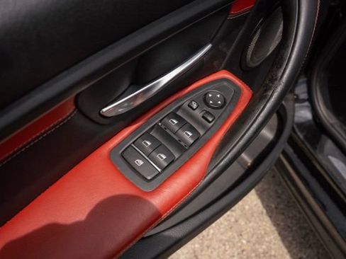 Used 2018 BMW M3 RWD image 17