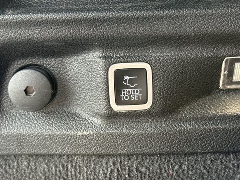 Used 2021 Jeep Grand Cherokee L Overland w/ Luxury Tech Group IV AWD/4WD image 13