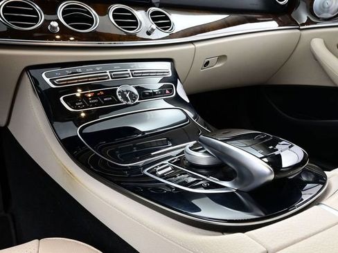 Used 2018 Mercedes-Benz E 300 image 11