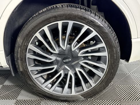 Used 2020 Lincoln Corsair Reserve w/ Appearance Package image 36