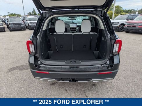 New 2025 Ford Explorer Active w/ Active Comfort Package image 14