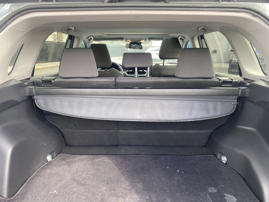 Used 2019 Toyota RAV4 XLE w/ Convenience Package FWD image 24