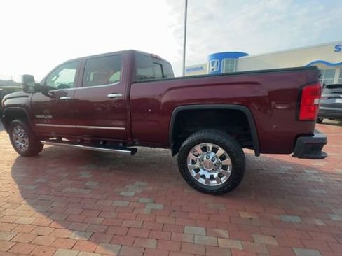 Used 2016 GMC Sierra 2500 Denali w/ Duramax Plus Package AWD/4WD image 8