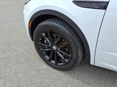 Certified 2024 Jaguar E-PACE R-Dynamic SE image 9