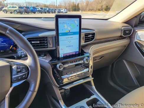 Used 2022 Ford Explorer Platinum image 26