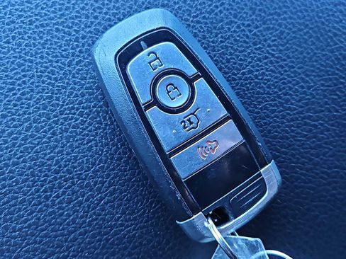 Used 2021 Ford Expedition Max XLT image 35