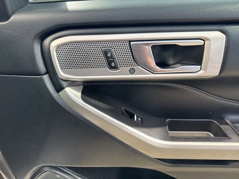 Used 2021 Ford Explorer Limited w/ Equipment Group 301A image 37