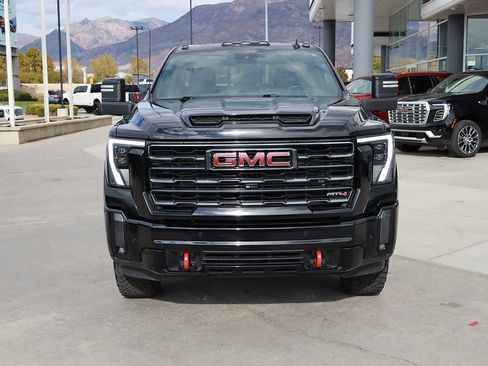 Used 2024 GMC Sierra 3500 AT4 w/ AT4 Premium Plus Package image 9