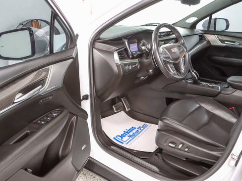 Used 2023 Cadillac XT5 Sportv image 3