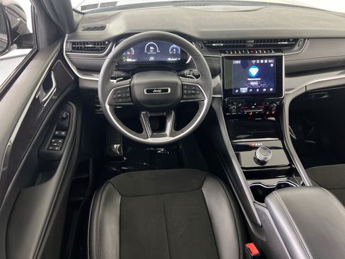 Used 2023 Jeep Grand Cherokee Altitude AWD/4WD image 22