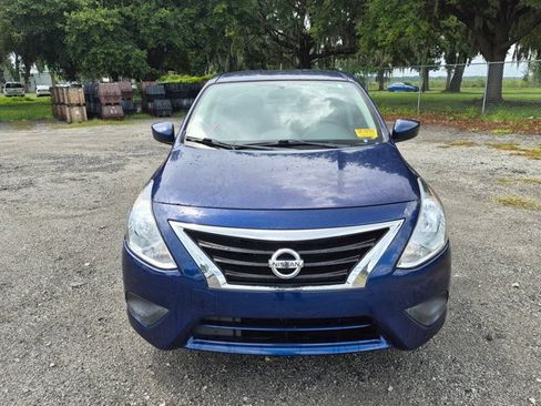 Used 2019 Nissan Versa SV FWD image 2