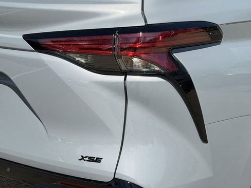 New 2026 Toyota Sienna XSE image 7