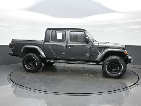 Used 2021 Jeep Gladiator Sport image 7