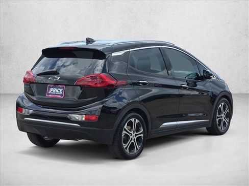 Used 2021 Chevrolet Bolt Premier w/ Infotainment Package FWD image 5