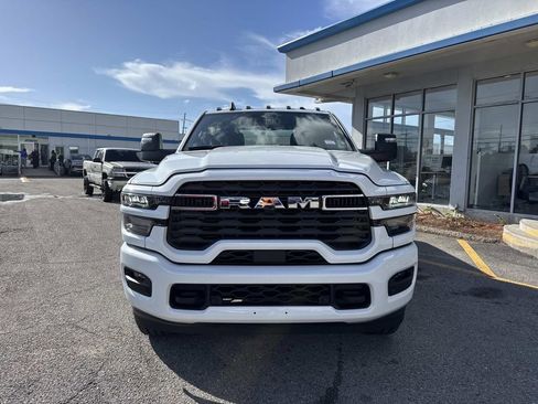 Used 2026 RAM 2500 Big Horn AWD/4WD image 2