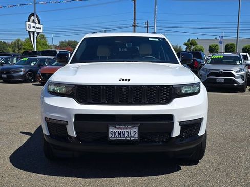 Certified 2023 Jeep Grand Cherokee L Limited w/ Luxury Tech Group II RWD image 2