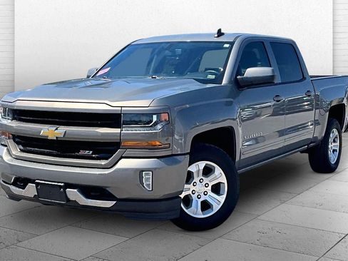 Used 2017 Chevrolet Silverado 1500 LT w/ All Star Edition AWD/4WD image 9