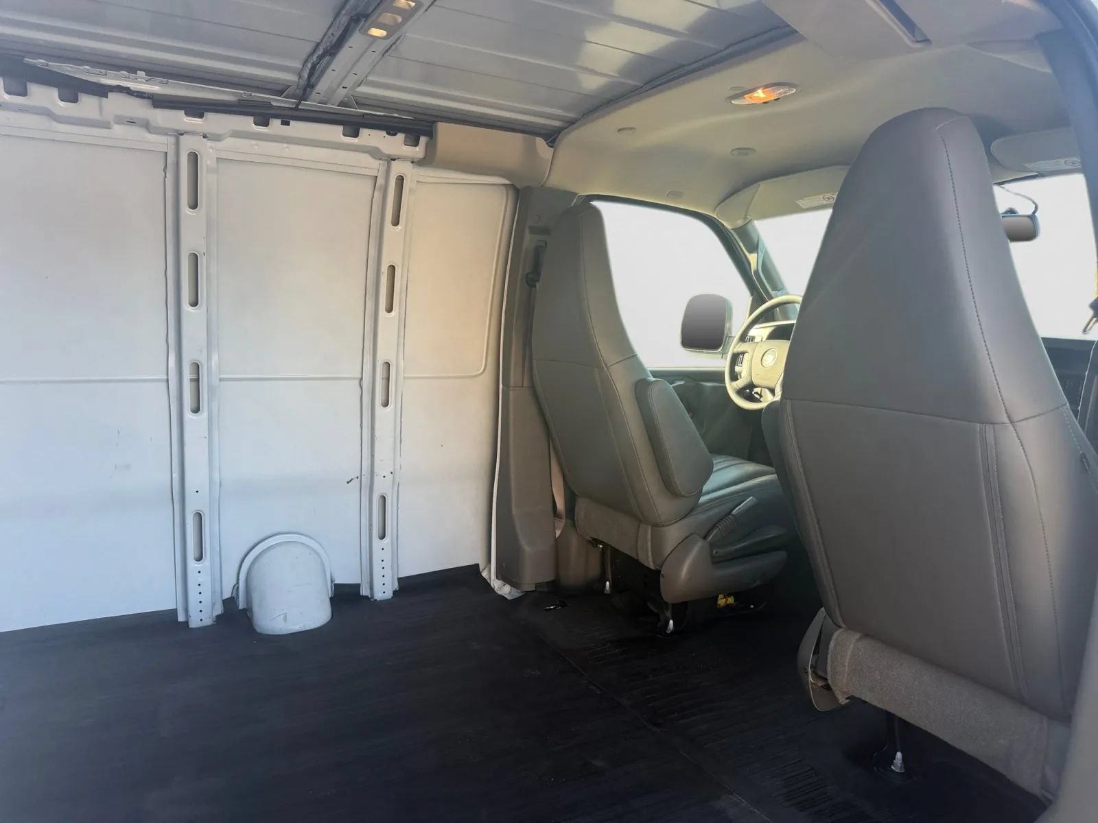 Used 2025 Chevrolet Express 2500 w/ Driver Convenience Package RWD image 27