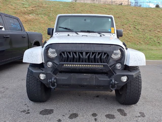 Used 2017 Jeep Wrangler Unlimited Sahara w/ Connectivity Group AWD/4WD image 12