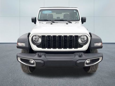 Used 2024 Jeep Gladiator Sport AWD/4WD image 6