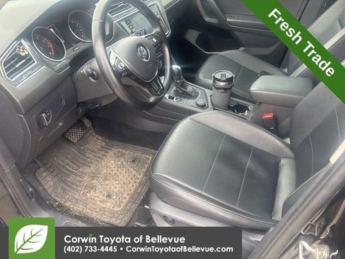 Used 2019 Volkswagen Tiguan SE w/ Panoramic Sunroof Package image 12