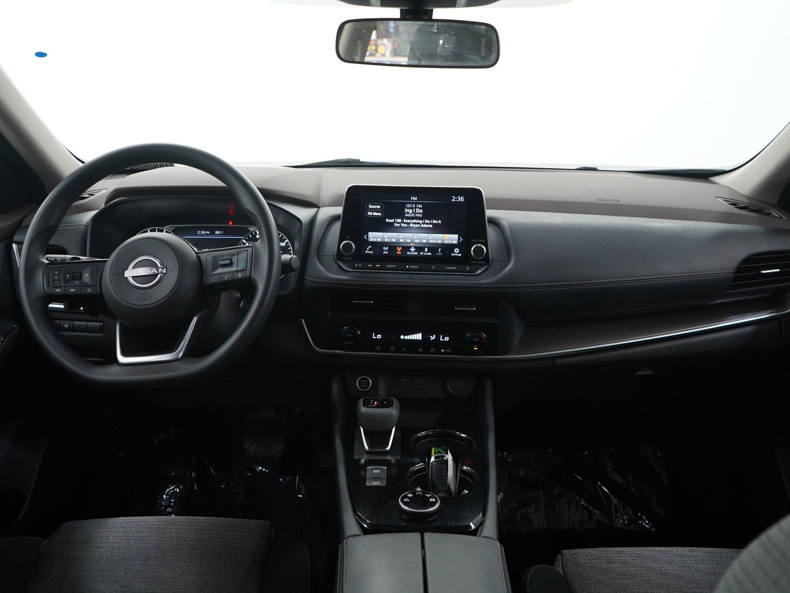 Used 2023 Nissan Rogue SV AWD/4WD image 17