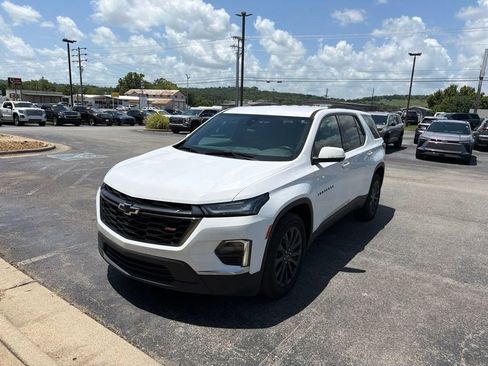Used 2023 Chevrolet Traverse RS w/ LPO, Floor Liner Package FWD image 4