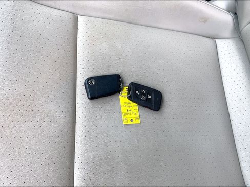 Used 2018 Volkswagen Atlas SEL w/ R-Line Package FWD image 15