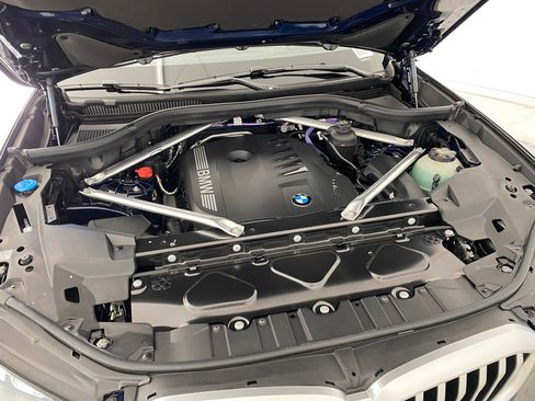 New 2026 BMW X5 xDrive40i w/ Climate Comfort Package image 32