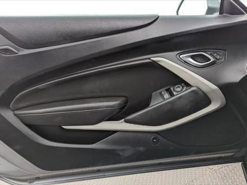 Used 2020 Chevrolet Camaro LT image 13