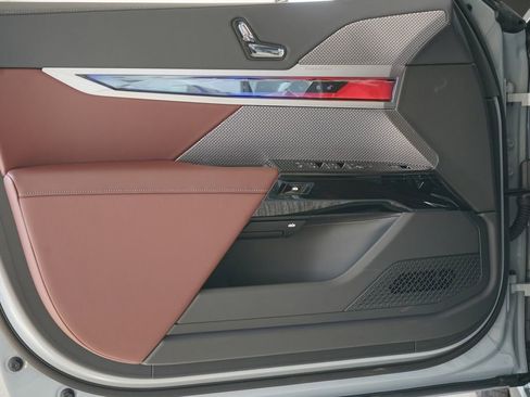 New 2026 BMW 750e xDrive image 11