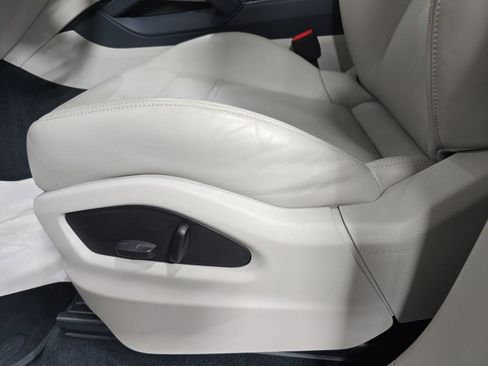 Certified 2023 Porsche Cayenne Coupe AWD/4WD image 23
