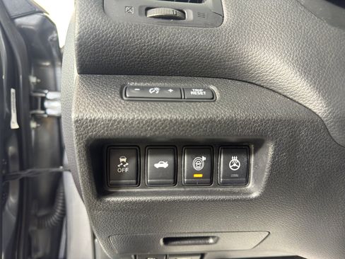 Used 2015 Nissan Altima 3.5 SL FWD image 17