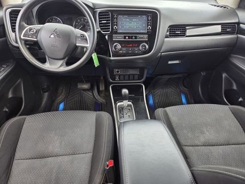Used 2019 Mitsubishi Outlander SE AWD/4WD image 7