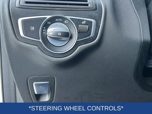 Used 2022 Mercedes-Benz GLC 300 4MATIC w/ Multimedia Package Lite image 13