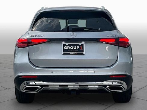 Used 2025 Mercedes-Benz GLC 300 4MATIC image 5