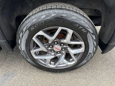 Used 2022 GMC Sierra 1500 SLT w/ SLT Convenience Package AWD/4WD image 9