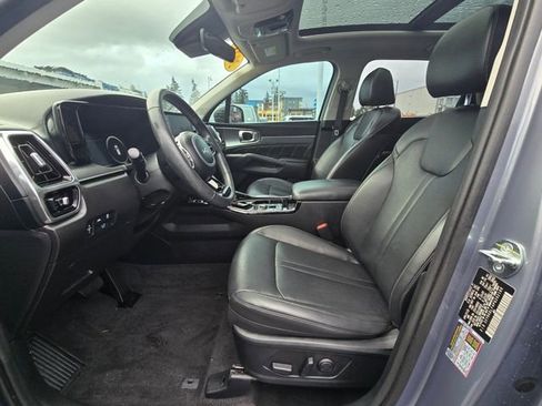 Certified 2023 Kia Sorento SX image 24