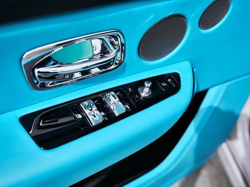 Used 2025 Rolls-Royce Cullinan Black Badge image 35