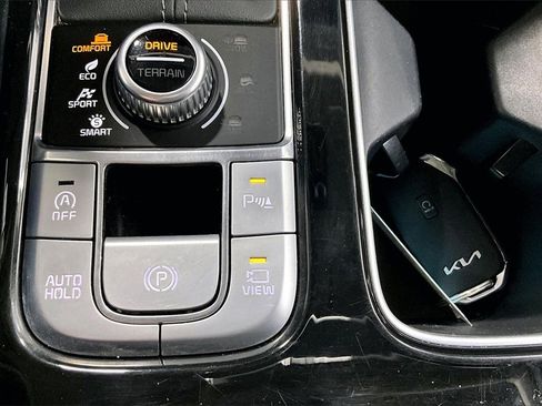 Used 2022 Kia Telluride SX image 17