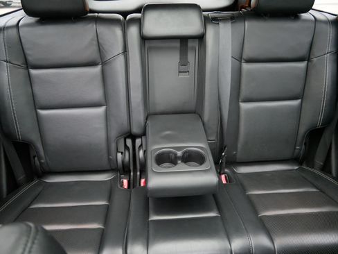 Used 2016 Jeep Grand Cherokee Limited w/ Luxury Group II AWD/4WD image 13