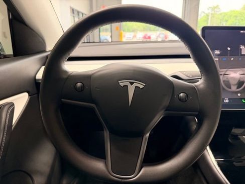 Used 2020 Tesla Model Y Long Range AWD/4WD image 23