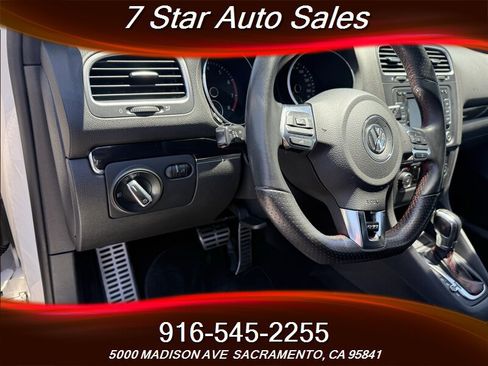 Used 2011 Volkswagen Golf 2-Door FWD image 9